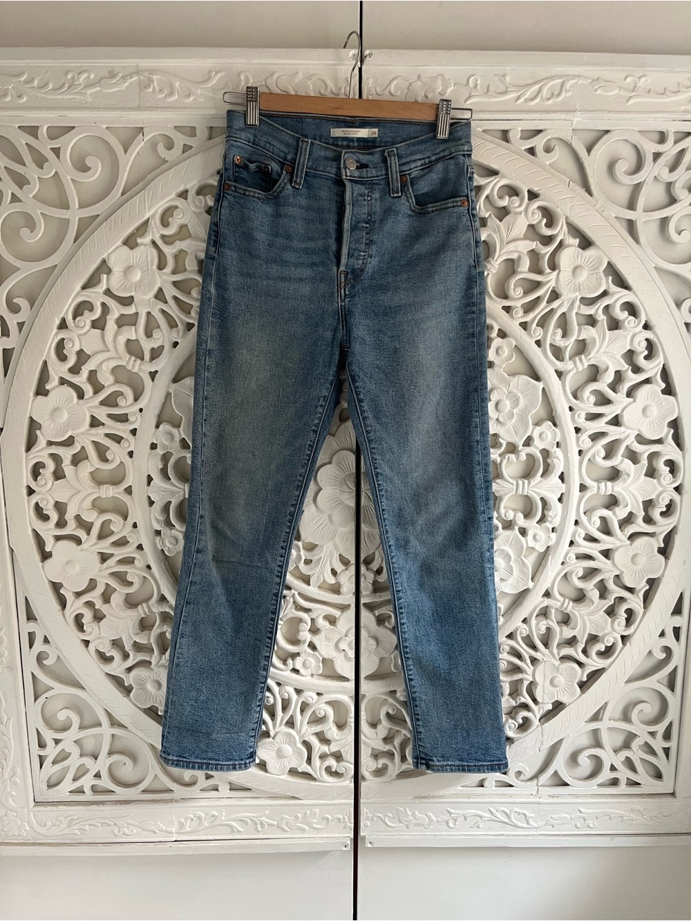 Levi’s Wedgie Straight Jeans 26 High Rise Button Fly